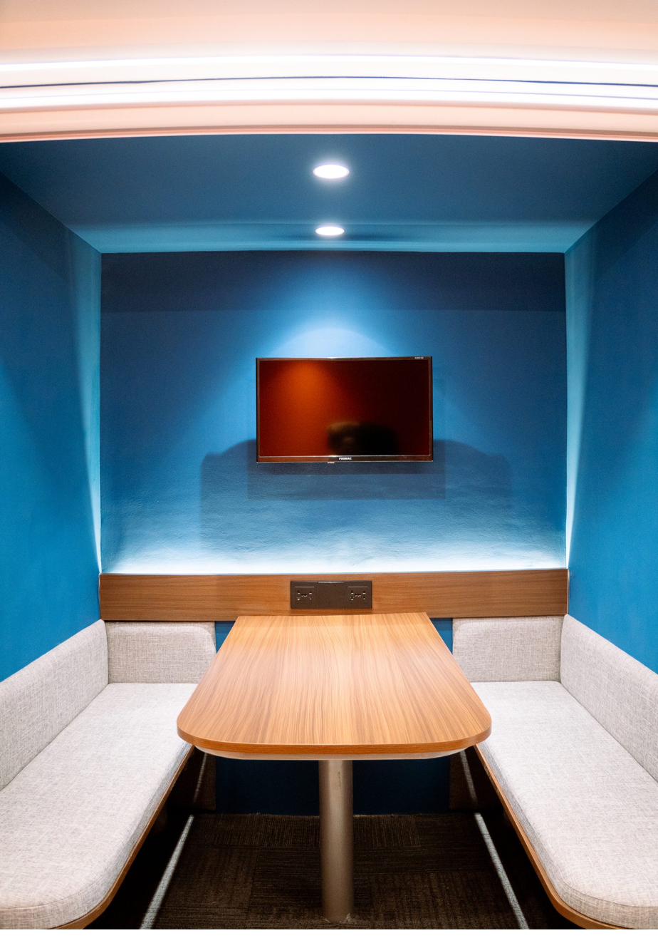 6-seater blue booth detail